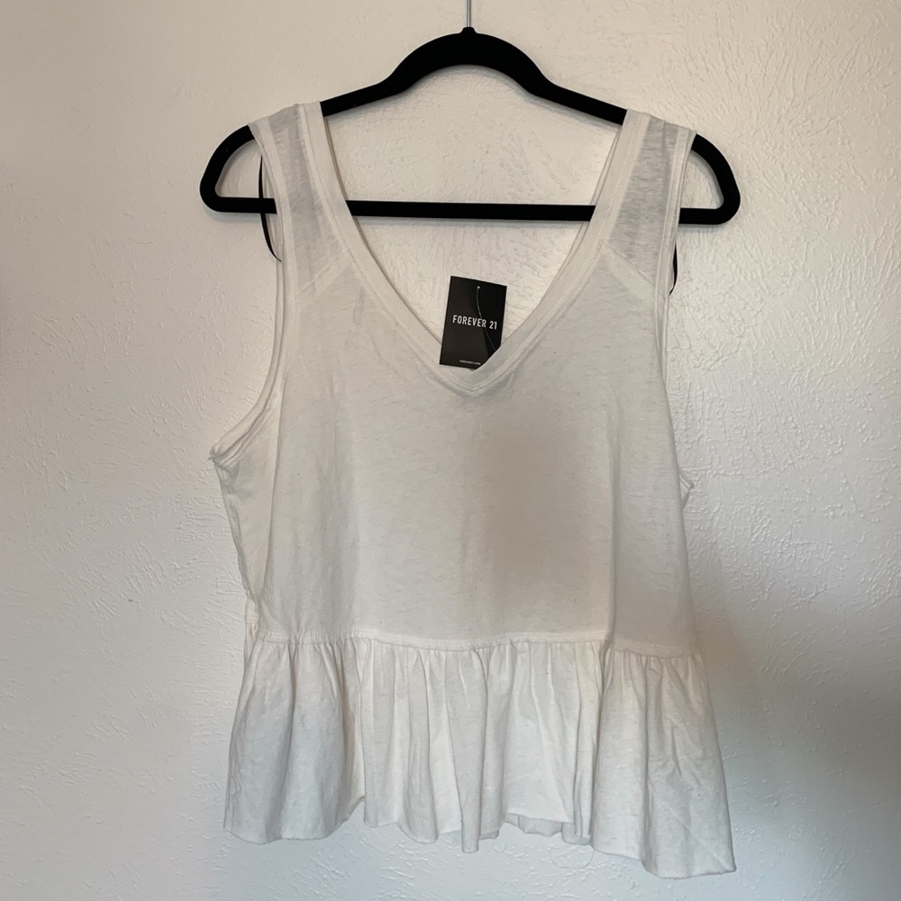 🍊3/$10 Forever 21 Ruffle White Tank Top